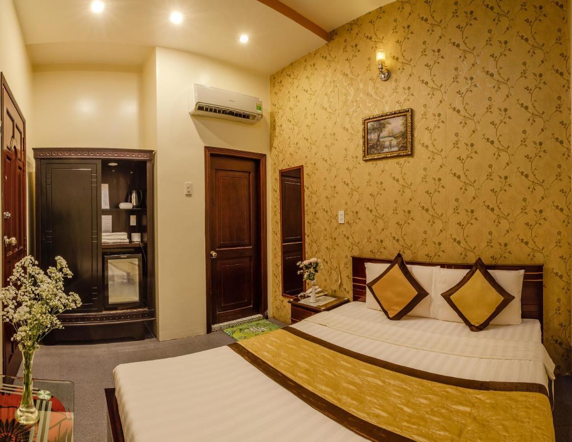 Dong Bao Hotel *